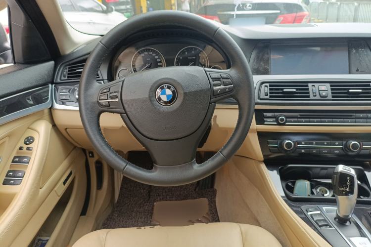 Used BMW 5 Series 2013 520Li Elegant Edition Steering Wheel