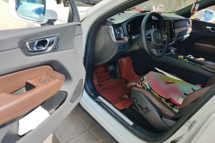 Used Volvo XC60 2021 T5 4x4 Smart Luxury Edition
