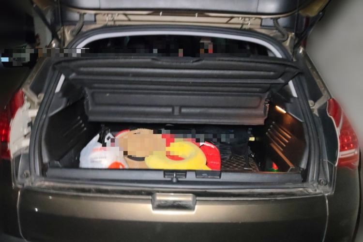 Used Peugeot 3008 2015 2.0L Automatic Classic Edition Trunk