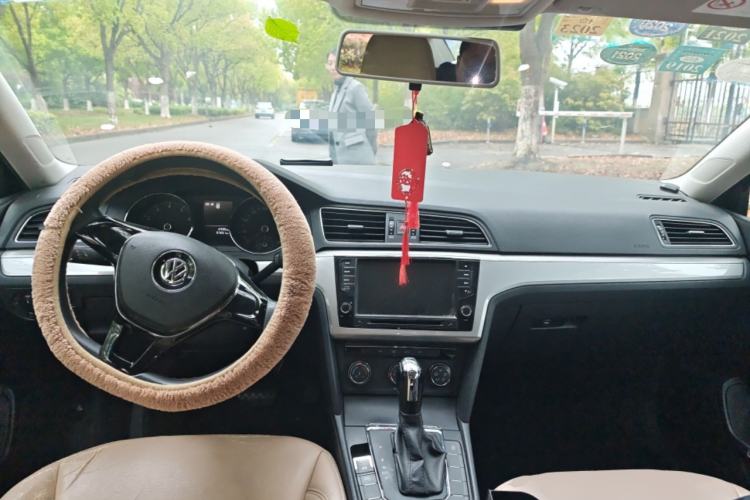 Used Volkswagen Lamando 2015 230TSI DSG Fashion Edition