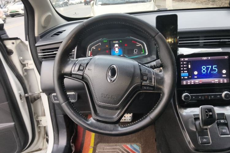 Used ORA iQ 2018 Smart Connectivity Model
