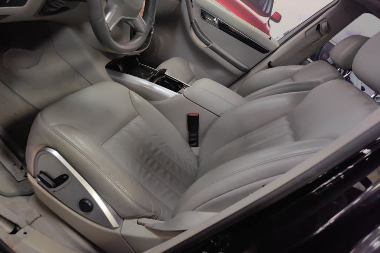 Used Mercedes-Benz R-Class 2010 R 350 L 4MATIC Grand Edition Left Front Seat