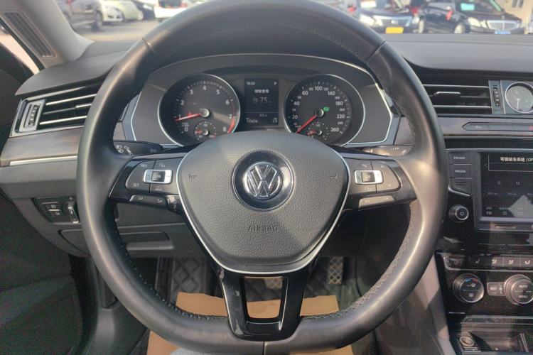 Used Volkswagen Magotan 2017 330TSI DSG Luxury Model
