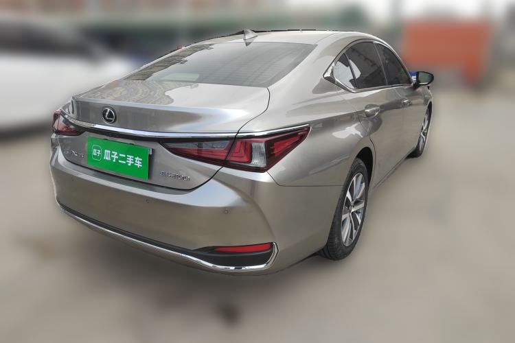 Used Lexus ES 2020 200 Excellence Edition Rear Right 45 Deg