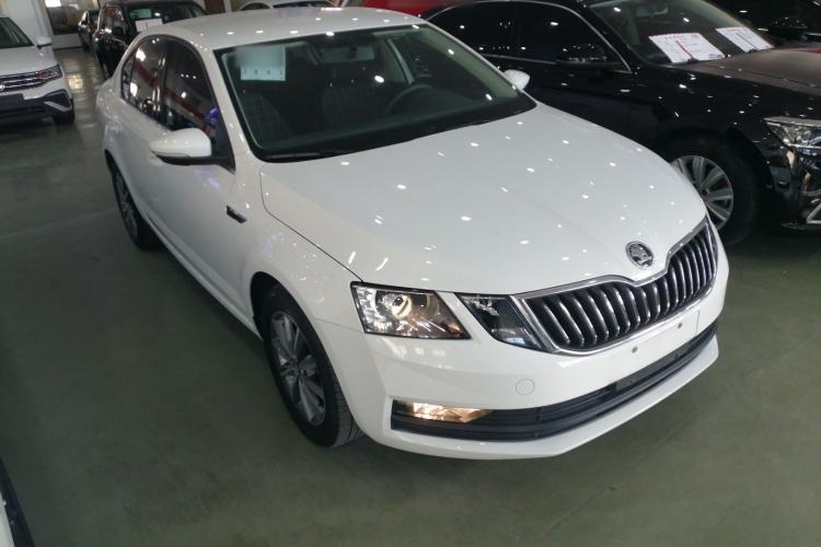 Used Skoda Octavia 2018 1.6L Automatic Comfort Edition
