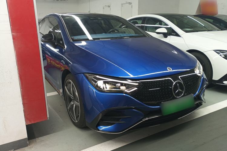 Used Mercedes-Benz EQE 2022 350 First Edition Special Version Front Right 45 Deg