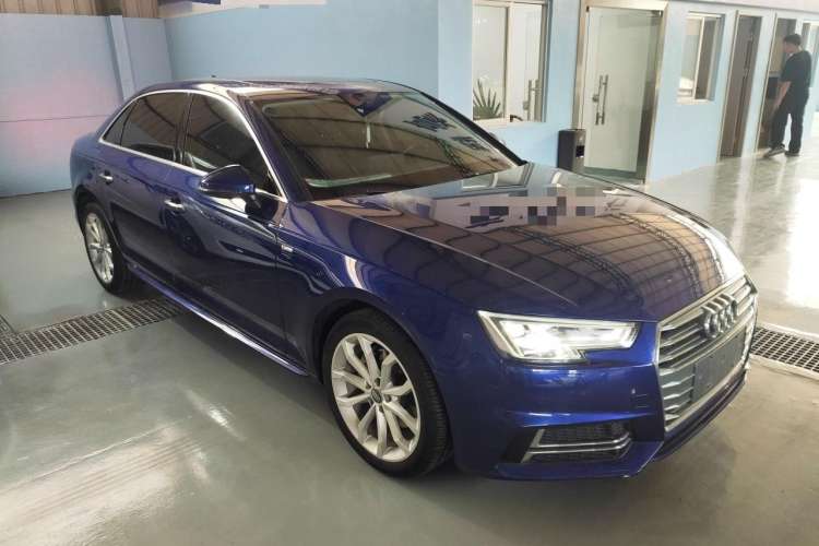 Used Audi A4L 2018 30th Anniversary Edition 40 TFSI Fashion Model

