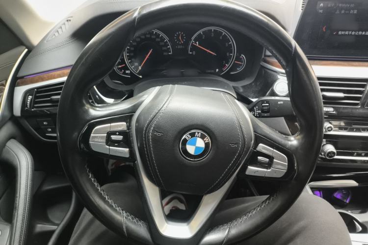 Used BMW 5 Series 2018 525Li Luxury Package
