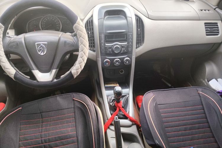 Used Baojun 630 2011 1.5L manual Comfort trim level