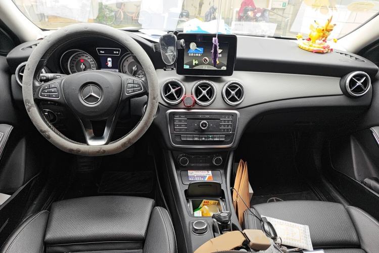 Used Mercedes-Benz GLA 2016 GLA 200 Sport Edition Center Console