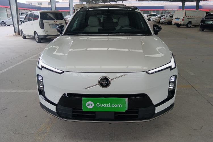 Used Volvo XC70 Plug-in Hybrid 2026 Model Four-Wheel Drive Long-Range Plus
