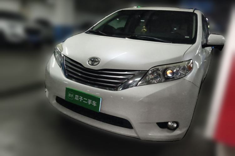 Used Toyota SIENNA 