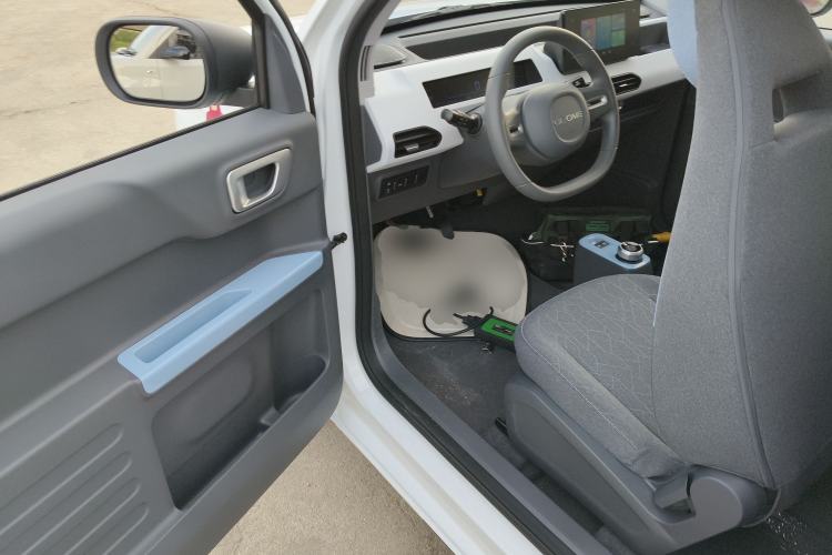 Used Geely Galaxy Panda 2024 Panda Mini 200km Endurance Bear Driver Seat