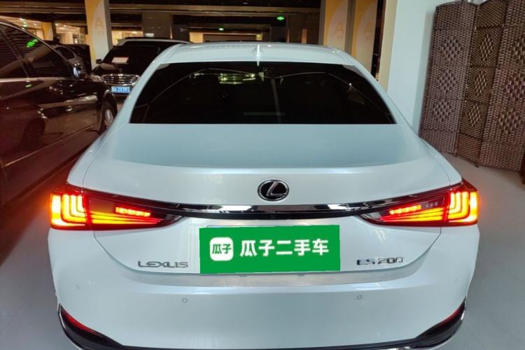 Used Lexus ES 2020 200 Excellence Edition Rear