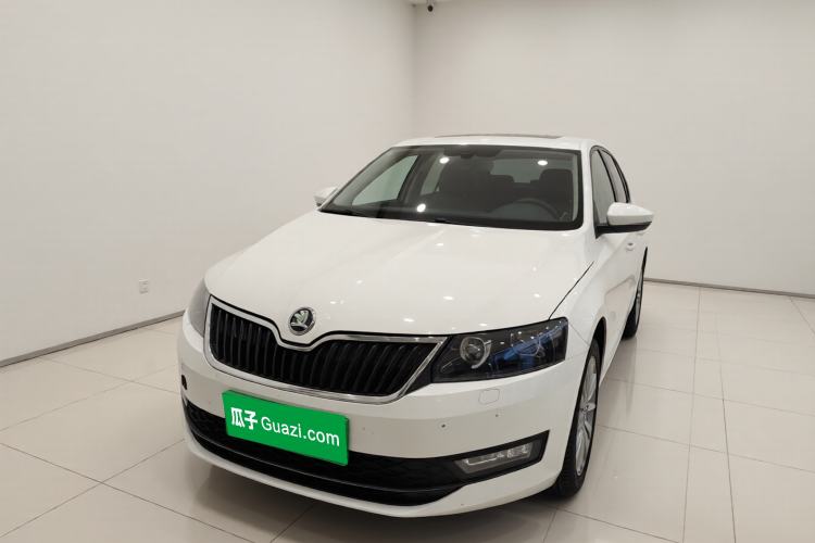 Used Skoda Rapid 2015 1.6L Automatic Smart Selection Model
