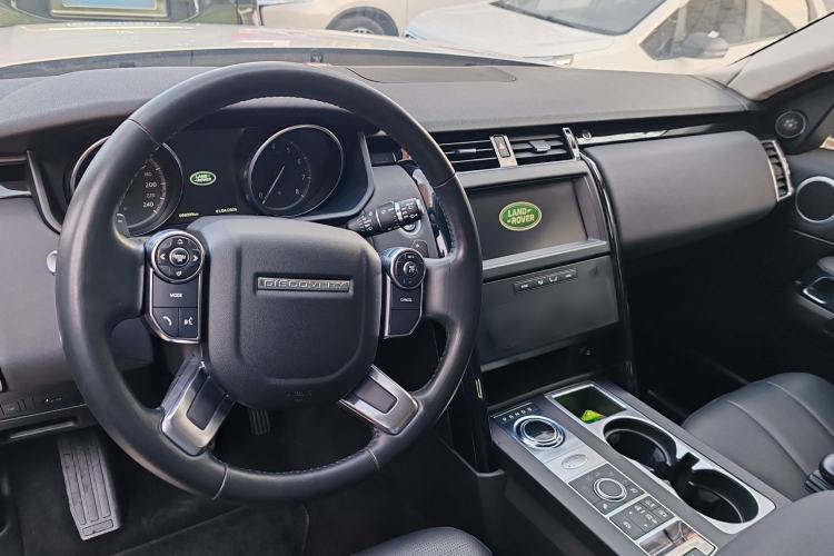 Used Land Rover Discovery 2018 3.0 SC V6 SE

