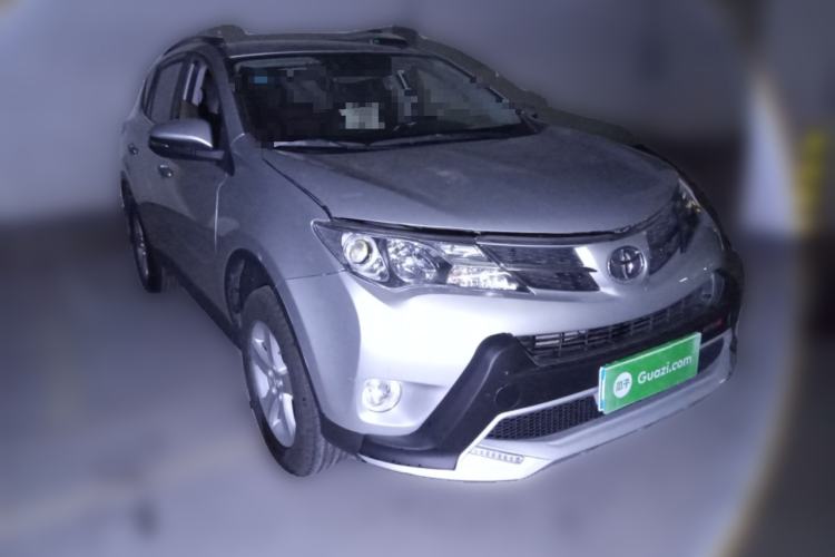Used Toyota RAV4 2013 2.0L CVT Four-Wheel Drive New Edition Front Right 45 Deg