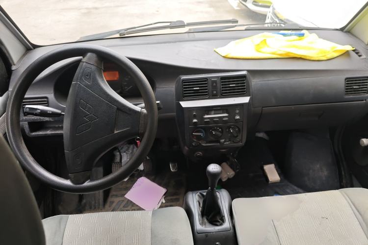 Used Wuling Rongguang 2011 1.2L Base Version Center Console