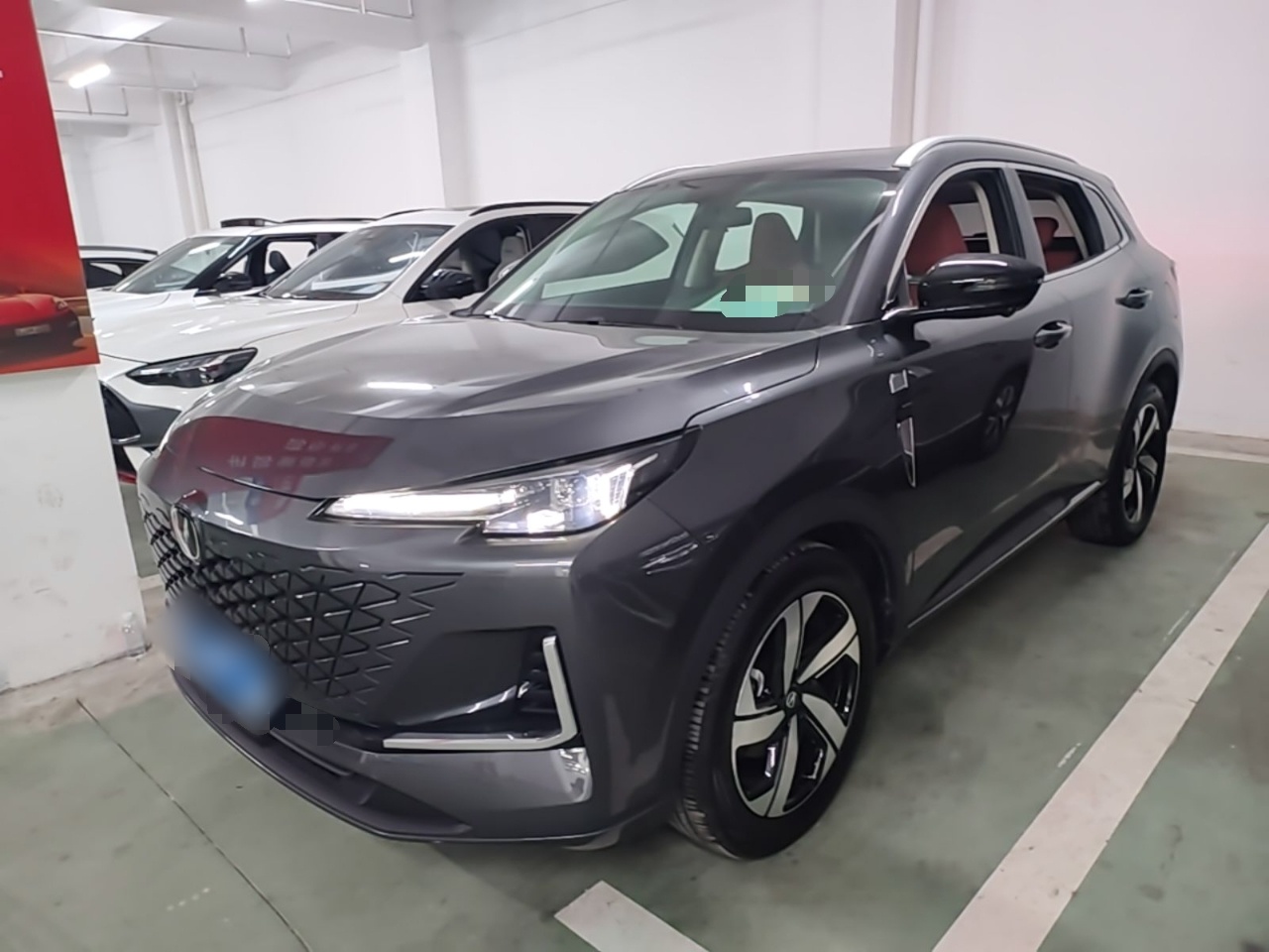 Unter der Vorderseite des Autos