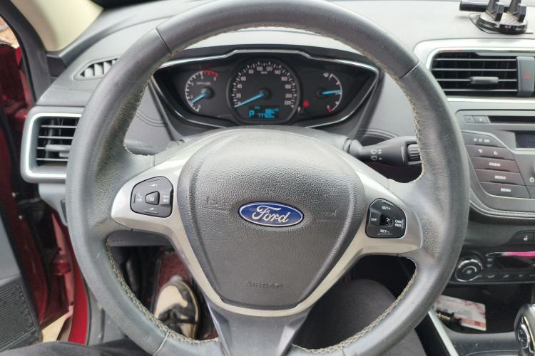 Used Ford Escort 2015 1.5L Automatic Fashion Model