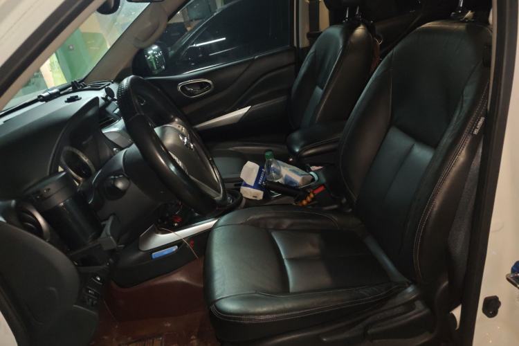 Used Nissan Terra 2018 2.5L Automatic 4x4 Luxury Edition Left Front Seat