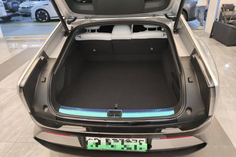 Used XPeng P7 2025 Model—750 All-Wheel-Drive High-Performance Ultra
