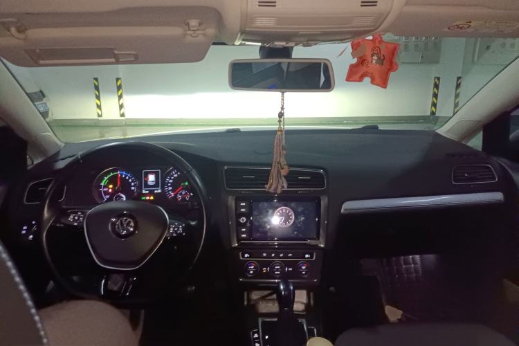 Used Volkswagen Golf Pure Electric 2020 Chari Center Console