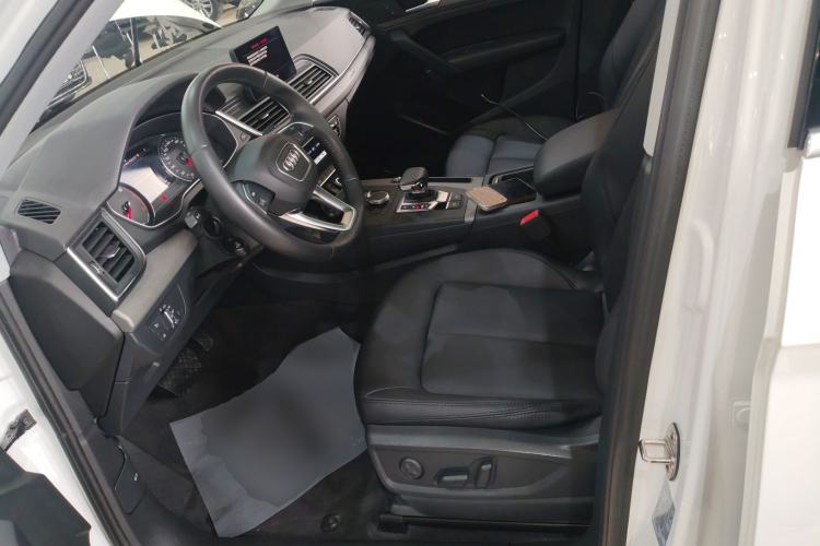 Used Audi Q5L 2018 40 TFSI Prestige Edition China V Left Front Seat