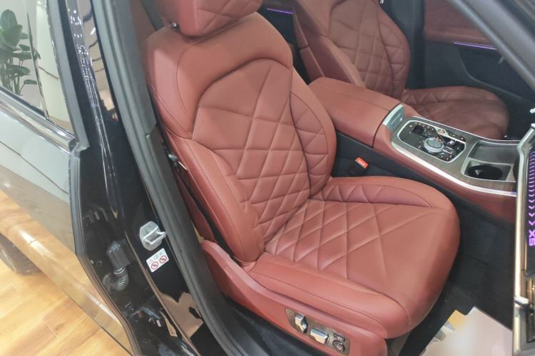 Used BMW X5 2023 xDrive 40Li M Sport Night Edition Package Right Front Seat