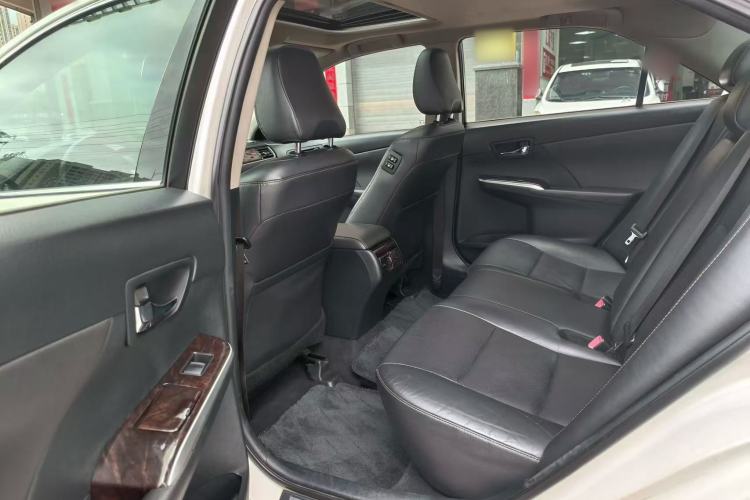 Used Toyota Camry 2016 2.0G 10th Anniversary Leading Edition Interior 2