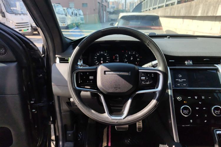 Used Land Rover Discovery Sport 2022 249 PS R-Dynamic SE Performance Tech Edition 5 Seats Steering Wheel