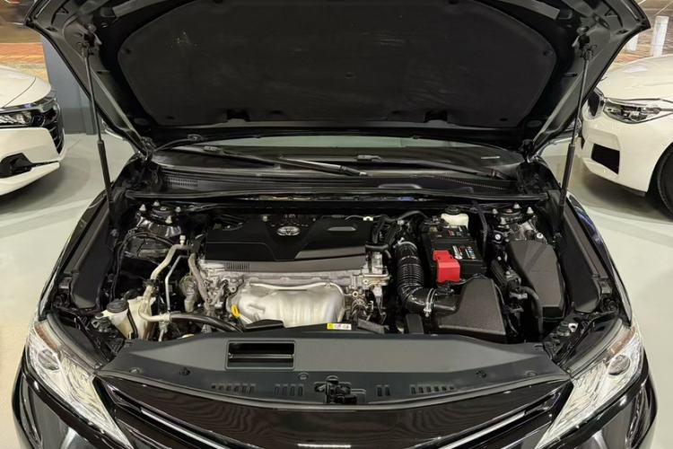 Used Toyota Camry 2018 2.0G Luxury Edition Interior 4