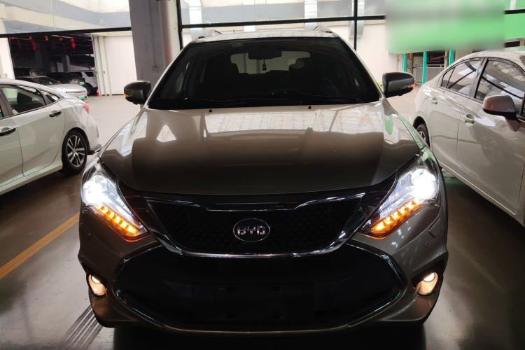 Used BYD Tang New Energy 2015 2.0T Four-Wheel-Drive Flagship Model Front