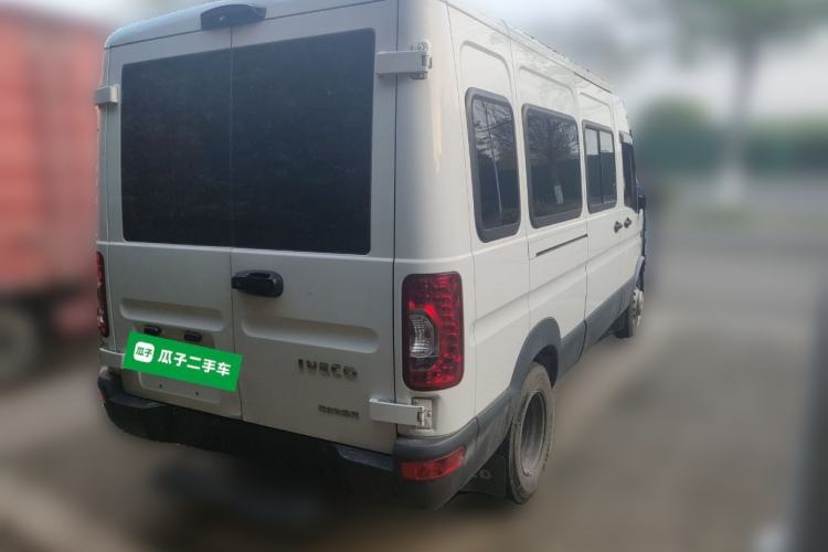 Used Iveco Power Daily 2017 2.5T Deluxe A37 Mid-Roof 6-7 Seater Bus 47Z5 Rear Right 45 Deg