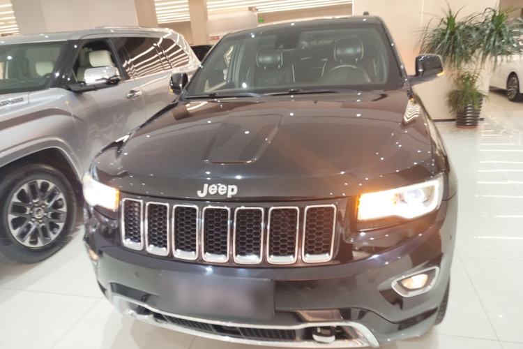 Used Jeep Grand Cherokee 2015 3.6L Luxury Navigation Edition
