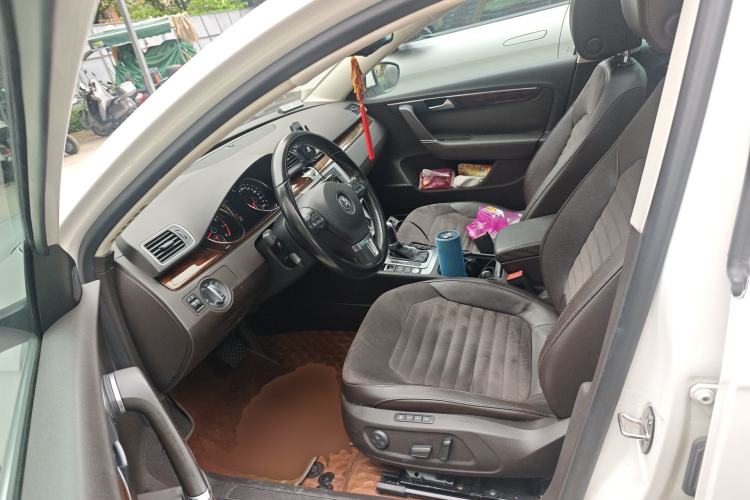 Used Volkswagen Magotan 2012 Travel Edition 2.0 TSI Comfort Version Left Front Seat