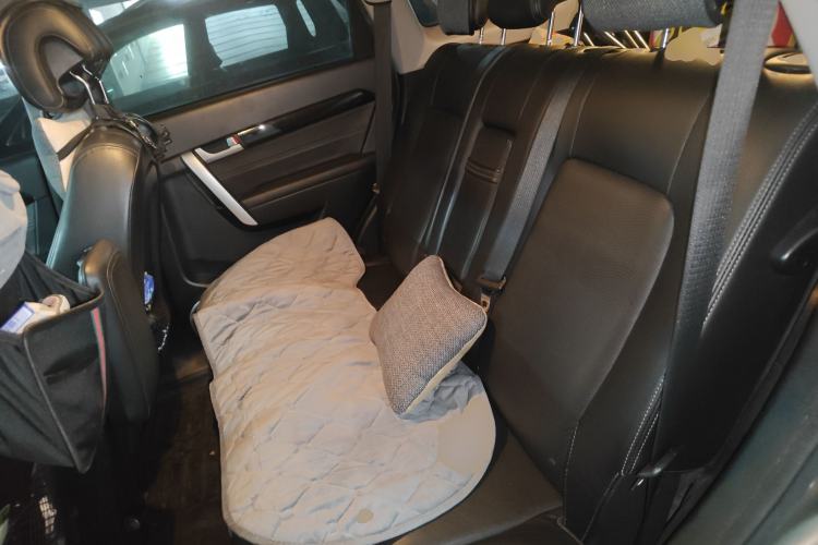 Used Chevrolet Captiva 2015 2.4L 4x4 Flagship Edition 7-Seater
