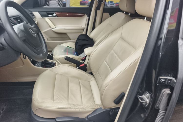 Used Volkswagen Lavida 2013 1.6L Automatic Comfort Edition
