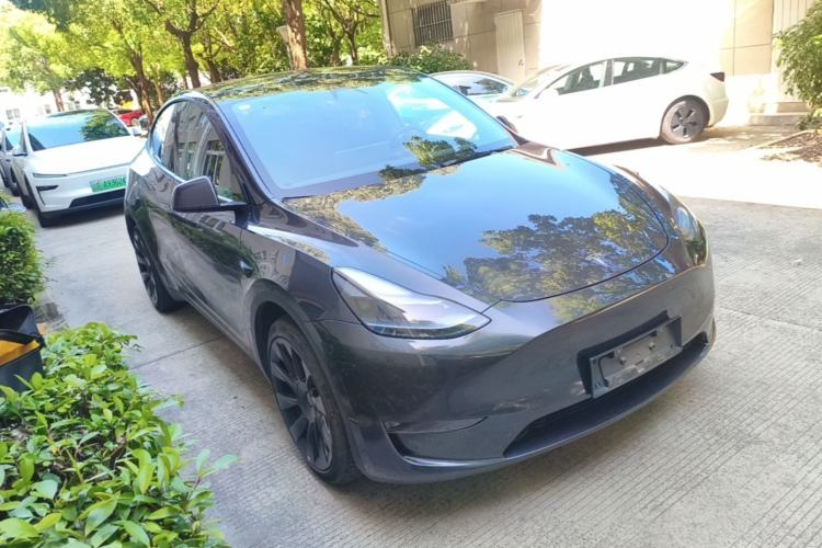 Used Tesla Model Y 2024 Long-Range All-Wheel-Drive Version
