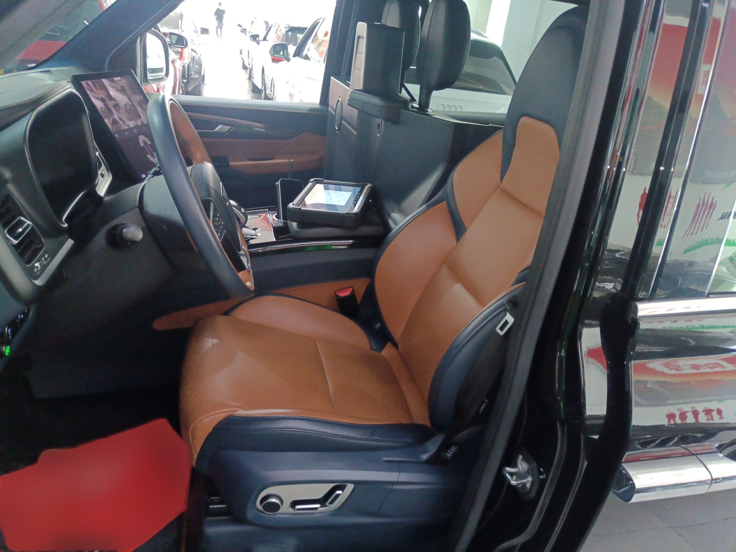 Переднее сиденье в автомобиле