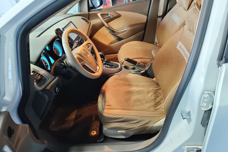 Used Buick GT 2013 GT 1.6L Automatic Fashion Edition Left Front Seat