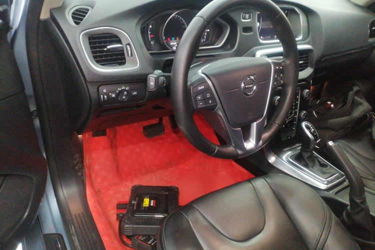 Used Volvo V40 2017 T3 Zhiyi Edition