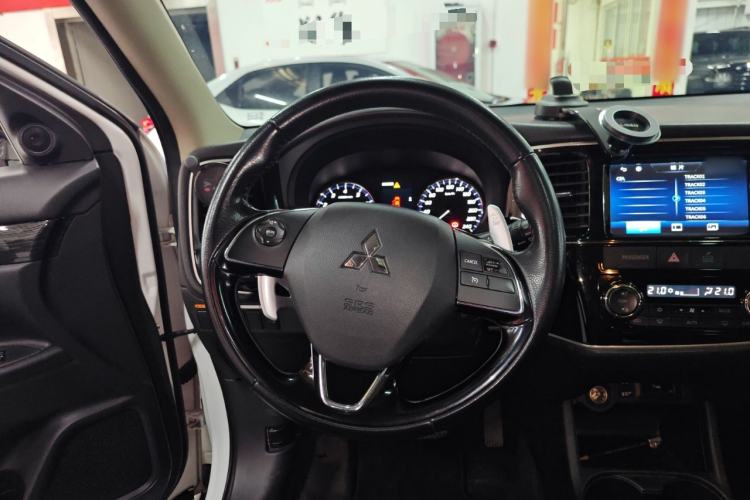 Used Mitsubishi Outlander 2016 2.4L 4x4 Elite Edition 5 Seats
