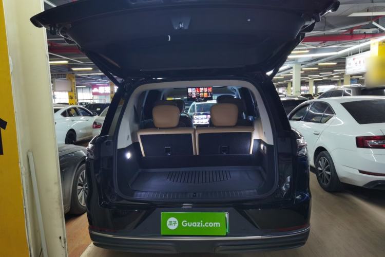 Used Chery T11 2026 Model 220 Rear-Drive Dual IMAX Theater Edition Trunk