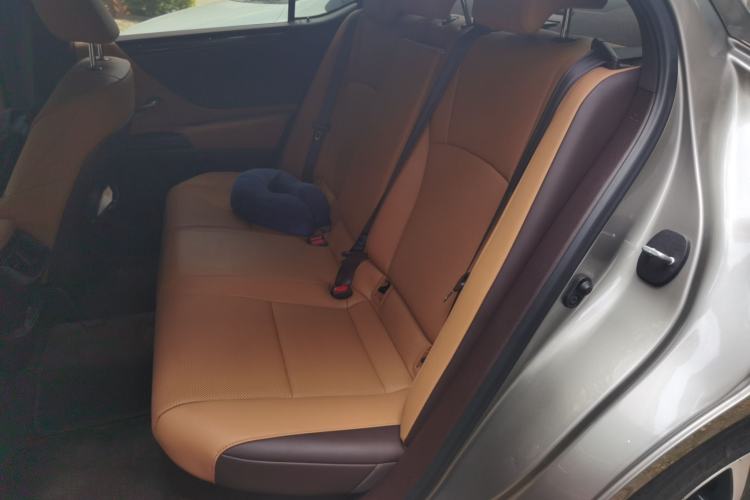 Used Lexus ES 2020 300h Premier Edition Left Rear Seat