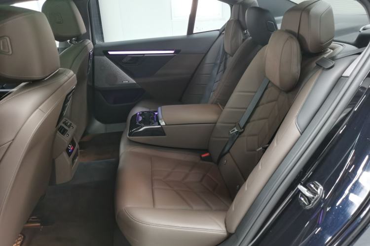 Used BMW 5 Series 2024 530Li Luxury Edition M Sport Package