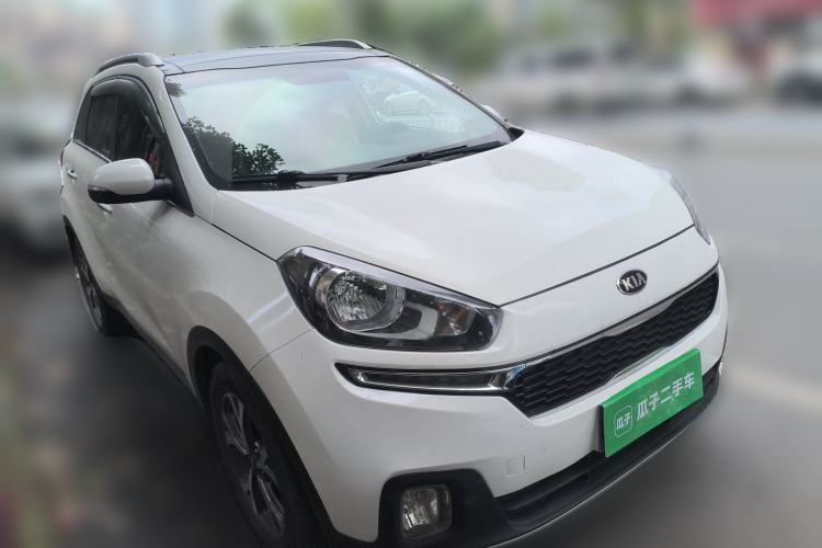 Used Kia KX3 2015 1.6L Automatic Two-Wheel Drive DLX Front Right 45 Deg