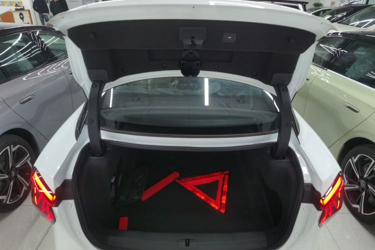 Used Hongqi EH7 2024 640 Pro+ All-Wheel Drive Trunk