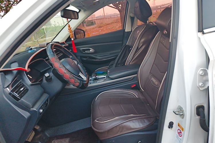 Used CHANGAN OSHAN X7 2020 1.5T Automatic Parking with Facial Recognition – Spacey & Carefree Edition Left Front Seat