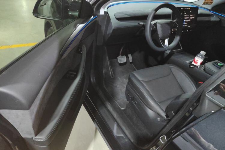 Used Tesla Model Y 2025 Long-Range All-Wheel Drive First Edition